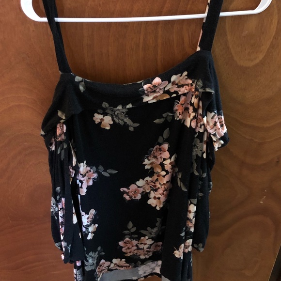 Off the shoulder floral - Picture 1 of 4